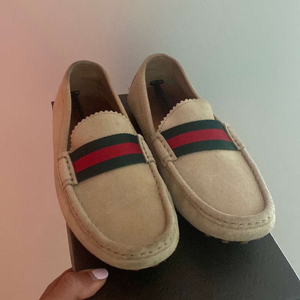 Gucci suede loafers 37